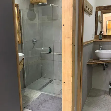 La Tuviere Bike Hotel